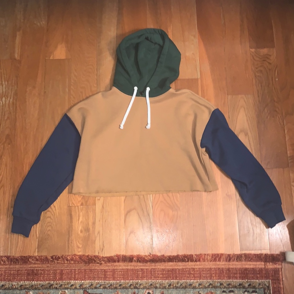 FOREVER 21 color block cropped hoodie
